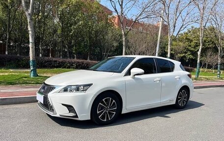 Lexus CT I рестайлинг, 2021 год, 1 990 000 рублей, 2 фотография