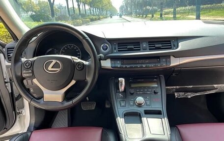 Lexus CT I рестайлинг, 2021 год, 1 990 000 рублей, 8 фотография