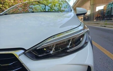 Toyota Yaris XP150 рестайлинг, 2022 год, 970 007 рублей, 2 фотография