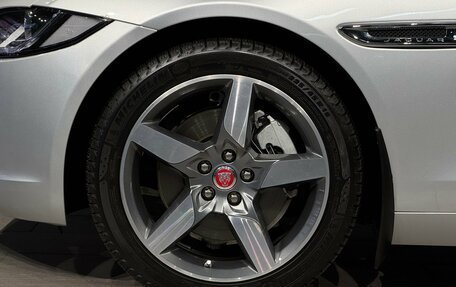 Jaguar XE I рестайлинг, 2018 год, 2 500 000 рублей, 12 фотография