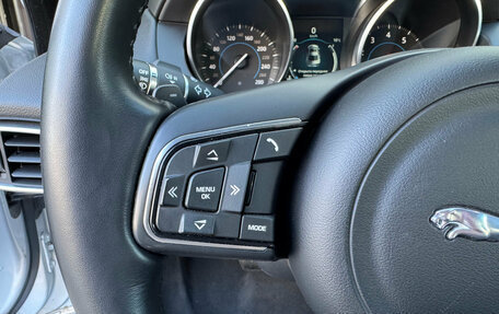 Jaguar XE I рестайлинг, 2018 год, 2 500 000 рублей, 17 фотография