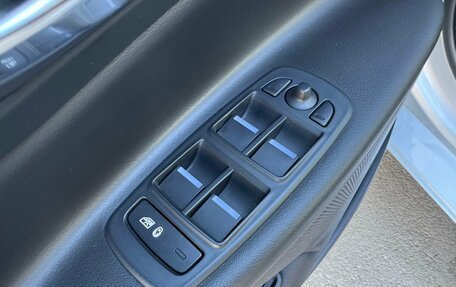 Jaguar XE I рестайлинг, 2018 год, 2 500 000 рублей, 22 фотография