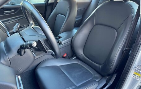 Jaguar XE I рестайлинг, 2018 год, 2 500 000 рублей, 24 фотография