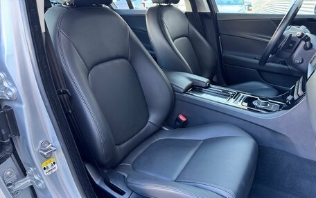 Jaguar XE I рестайлинг, 2018 год, 2 500 000 рублей, 31 фотография