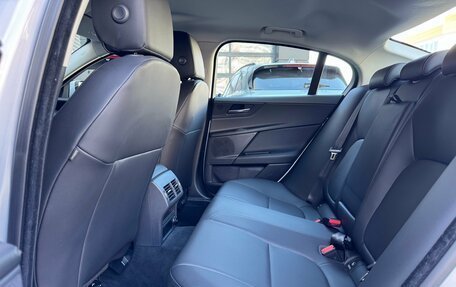 Jaguar XE I рестайлинг, 2018 год, 2 500 000 рублей, 25 фотография