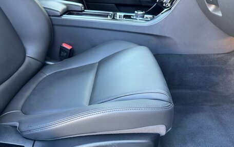 Jaguar XE I рестайлинг, 2018 год, 2 500 000 рублей, 32 фотография