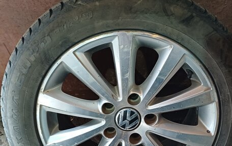 Volkswagen Touran III, 2011 год, 1 050 000 рублей, 2 фотография