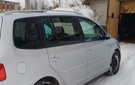 Volkswagen Touran III, 2011 год, 1 050 000 рублей, 10 фотография