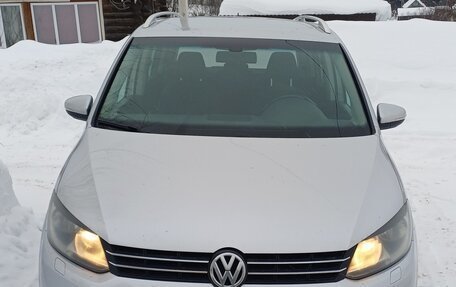 Volkswagen Touran III, 2011 год, 1 050 000 рублей, 6 фотография
