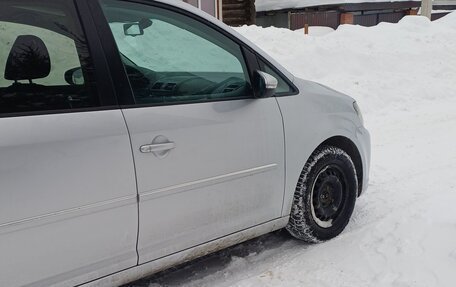 Volkswagen Touran III, 2011 год, 1 050 000 рублей, 16 фотография