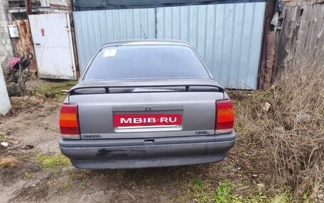 Opel Omega A, 1988 год, 35 000 рублей, 3 фотография