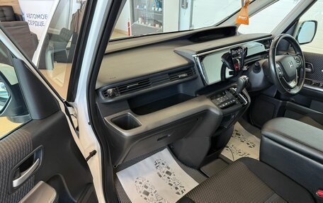 Honda Stepwgn IV, 2015 год, 1 699 000 рублей, 12 фотография