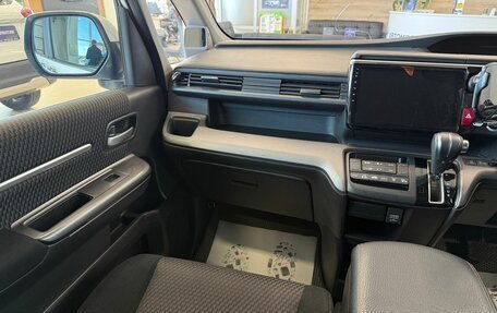 Honda Stepwgn IV, 2015 год, 1 699 000 рублей, 14 фотография