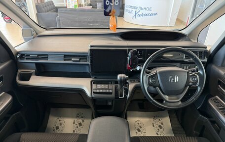 Honda Stepwgn IV, 2015 год, 1 699 000 рублей, 16 фотография