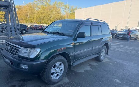 Toyota Land Cruiser 100 рестайлинг 2, 2004 год, 2 095 000 рублей, 1 фотография