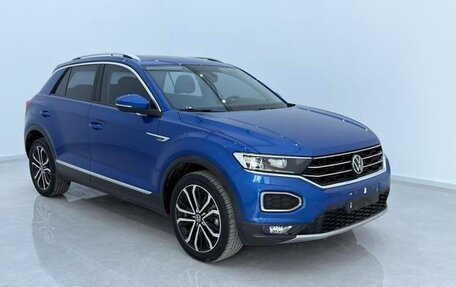 Volkswagen T-Roc I, 2021 год, 1 610 605 рублей, 2 фотография