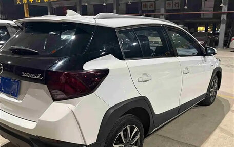 Toyota Yaris XP150 рестайлинг, 2022 год, 1 300 000 рублей, 9 фотография