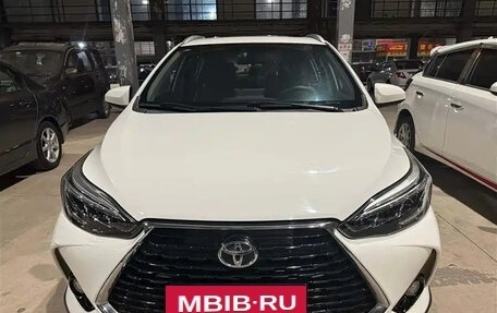 Toyota Yaris XP150 рестайлинг, 2022 год, 1 300 000 рублей, 2 фотография