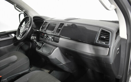 Volkswagen Caravelle T6 рестайлинг, 2018 год, 2 580 000 рублей, 13 фотография