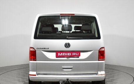 Volkswagen Caravelle T6 рестайлинг, 2018 год, 2 580 000 рублей, 6 фотография