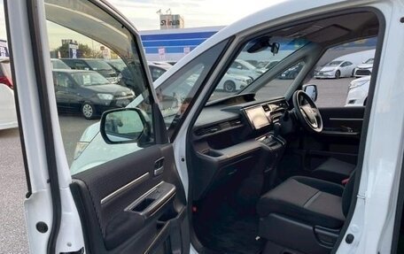 Honda Stepwgn IV, 2017 год, 1 510 000 рублей, 11 фотография