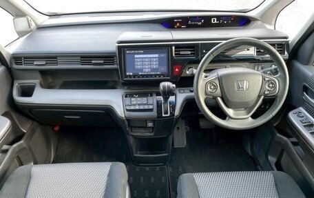 Honda Stepwgn IV, 2017 год, 1 510 000 рублей, 15 фотография