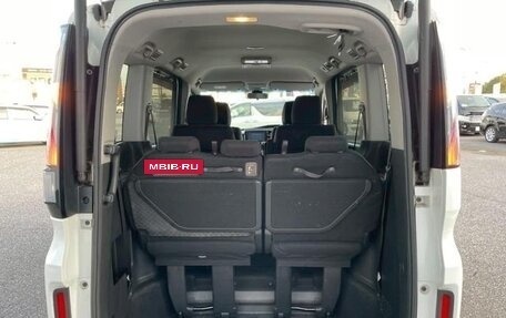 Honda Stepwgn IV, 2017 год, 1 510 000 рублей, 14 фотография