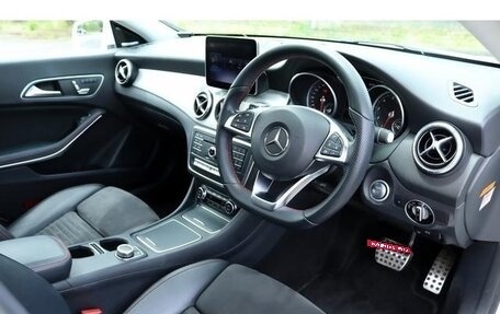 Mercedes-Benz CLA, 2018 год, 1 330 000 рублей, 10 фотография