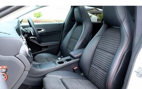 Mercedes-Benz CLA, 2018 год, 1 330 000 рублей, 19 фотография
