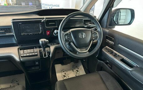 Honda Stepwgn IV, 2021 год, 2 249 000 рублей, 15 фотография