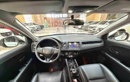 Honda Vezel, 2022 год, 1 540 000 рублей, 10 фотография
