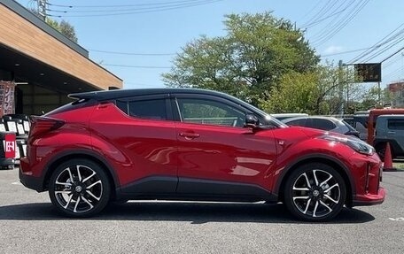 Toyota C-HR I рестайлинг, 2022 год, 1 450 000 рублей, 3 фотография