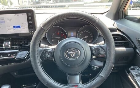 Toyota C-HR I рестайлинг, 2022 год, 1 450 000 рублей, 13 фотография