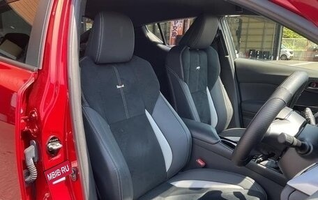 Toyota C-HR I рестайлинг, 2022 год, 1 450 000 рублей, 11 фотография