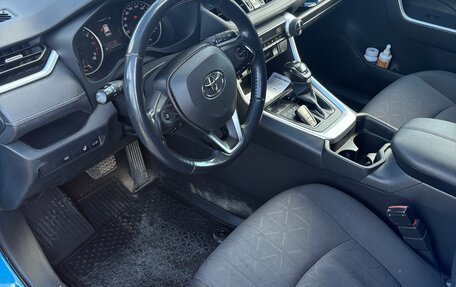 Toyota RAV4, 2019 год, 2 950 000 рублей, 9 фотография
