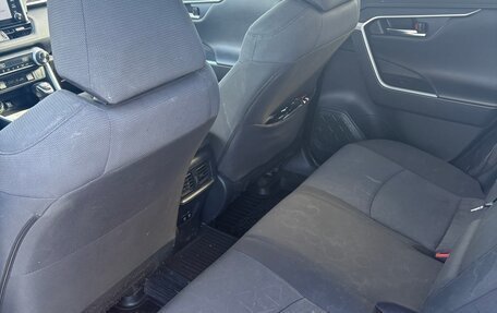 Toyota RAV4, 2019 год, 2 950 000 рублей, 11 фотография