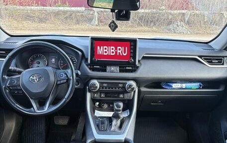 Toyota RAV4, 2019 год, 2 950 000 рублей, 10 фотография