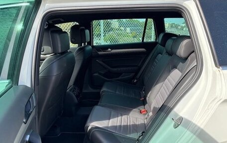 Volkswagen Passat B8 рестайлинг, 2016 год, 1 330 000 рублей, 15 фотография