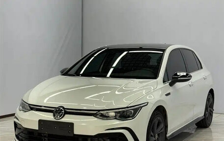 Volkswagen Golf VIII, 2023 год, 1 880 000 рублей, 1 фотография
