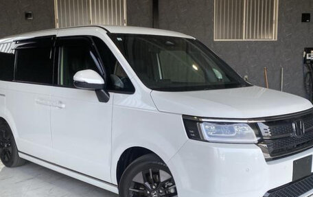 Honda Stepwgn, 2022 год, 1 960 000 рублей, 1 фотография