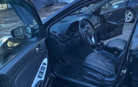 Hyundai Solaris II рестайлинг, 2013 год, 715 000 рублей, 8 фотография