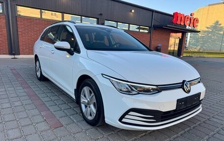 Volkswagen Golf VIII, 2023 год, 2 060 000 рублей, 8 фотография