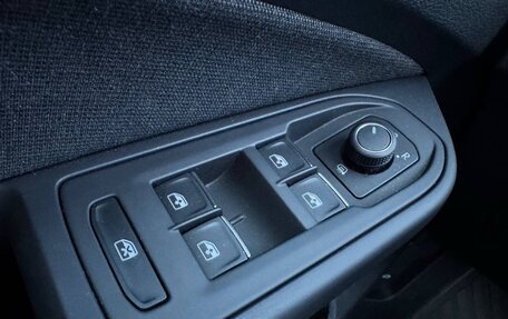 Volkswagen Golf VIII, 2023 год, 2 060 000 рублей, 27 фотография