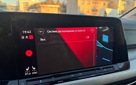 Volkswagen Golf VIII, 2023 год, 2 060 000 рублей, 25 фотография