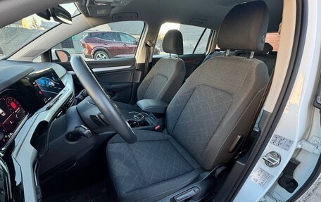 Volkswagen Golf VIII, 2023 год, 2 060 000 рублей, 30 фотография