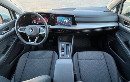 Volkswagen Golf VIII, 2023 год, 2 060 000 рублей, 39 фотография