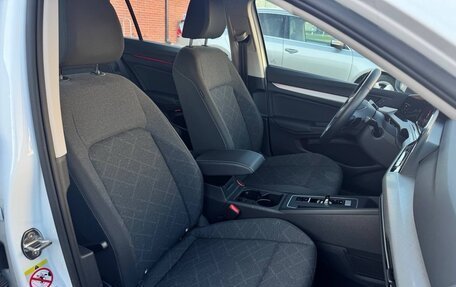 Volkswagen Golf VIII, 2023 год, 2 060 000 рублей, 38 фотография