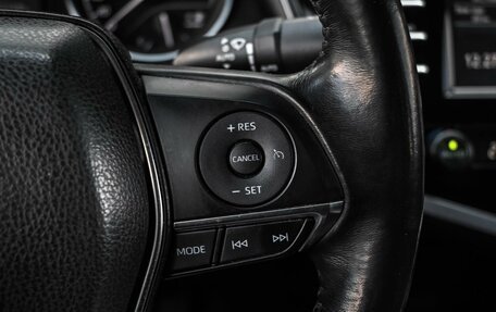 Toyota Camry, 2018 год, 2 284 000 рублей, 15 фотография