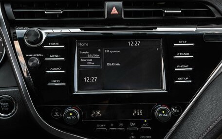 Toyota Camry, 2018 год, 2 284 000 рублей, 19 фотография