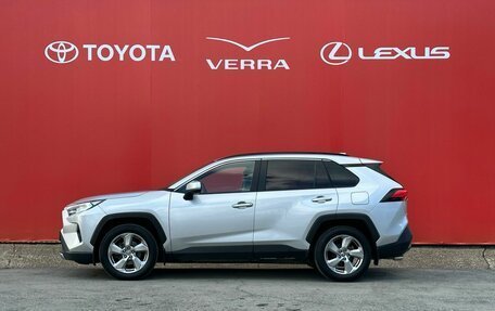 Toyota RAV4, 2021 год, 3 150 000 рублей, 2 фотография